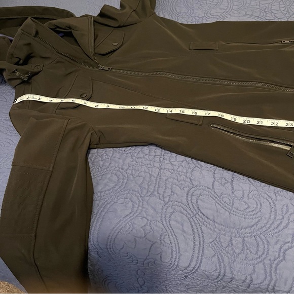 London Fog women’s small classic black water resistant coat with a fleece inside - Picture 12 of 12